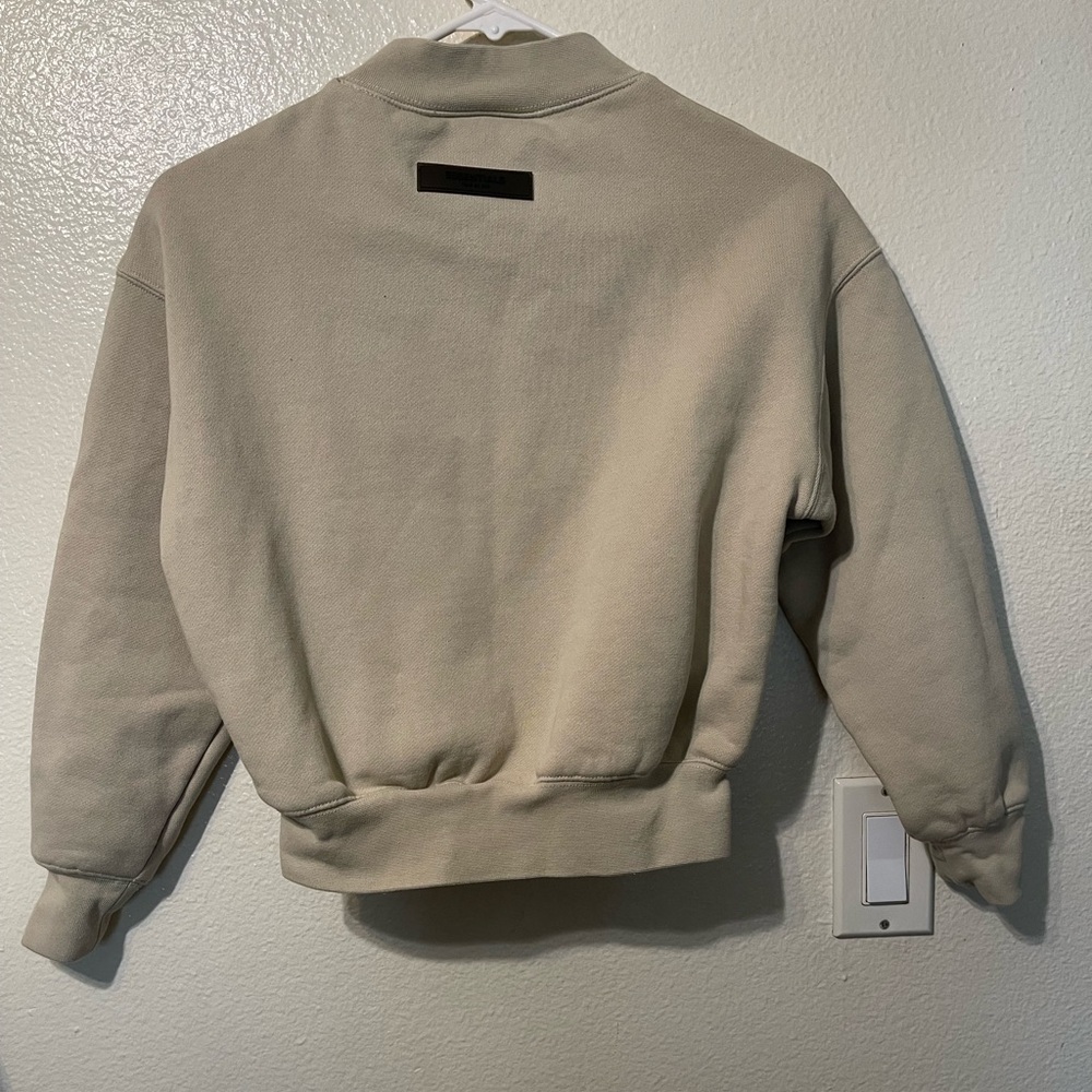 Essentials Kids Cream Sweatshirt with 1977 Design size 8 - Picture 3 of 6